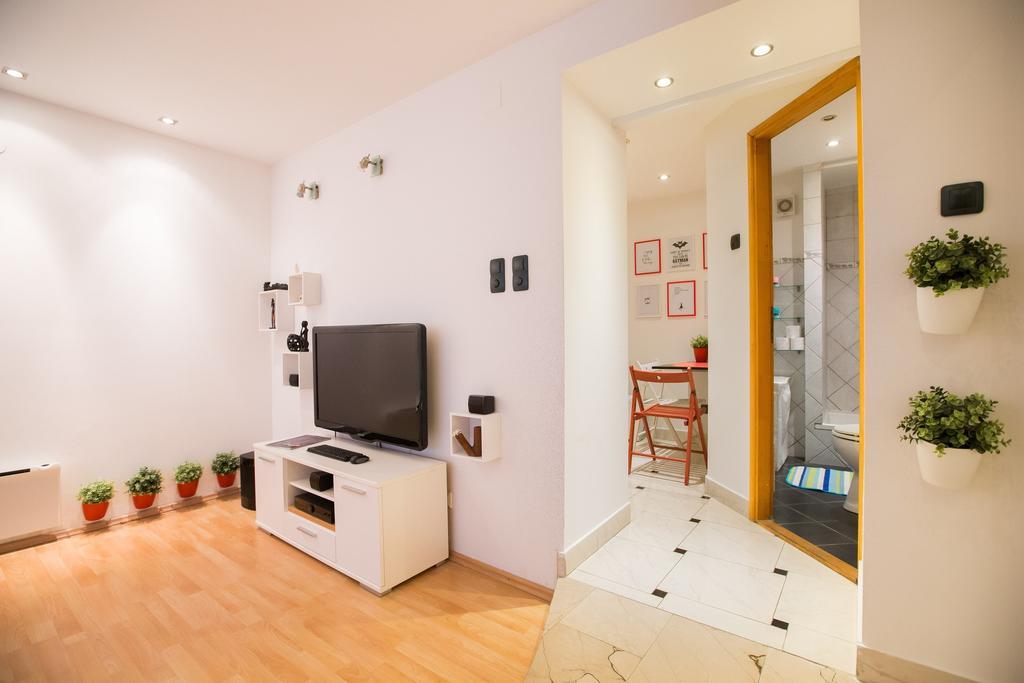 Eazzynight Center Apartment Zagreb Room photo