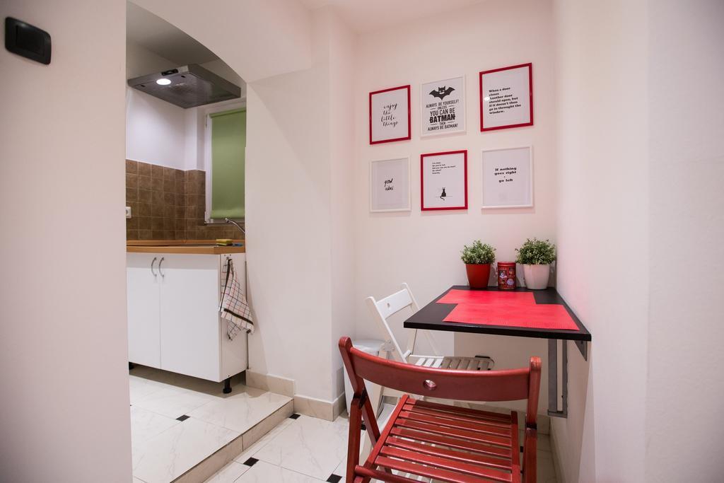 Eazzynight Center Apartment Zagreb Room photo